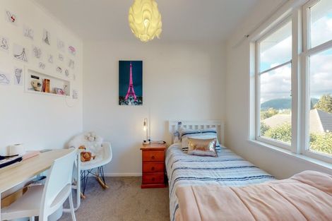 Photo of property in 20 Larsen Crescent, Tawa, Wellington, 5028