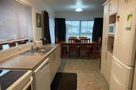 Photo of property in 16 Kamahi Avenue, Hawera, 4610