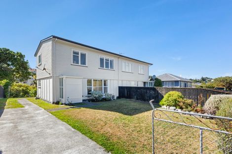 Photo of property in 23-23a Kapiti Crescent, Titahi Bay, Porirua, 5022