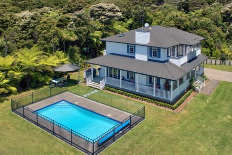 Photo of property in 33 Cochran Road, Oratia, Auckland, 0604