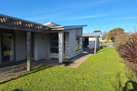 Photo of property in 26 Dunsford Close, Halswell, Christchurch, 8025