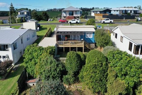 Photo of property in 12 Williams Crescent, Maketu, Te Puke, 3189