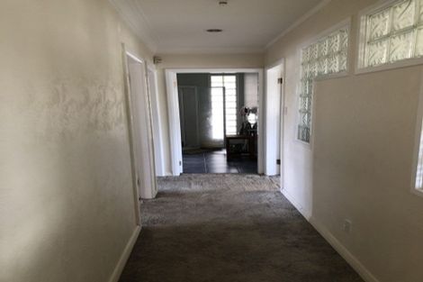Photo of property in 125 Millbrook Road, Sunnyvale, Auckland, 0612