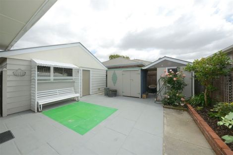 Photo of property in 71 Daniels Road, Redwood, Christchurch, 8051