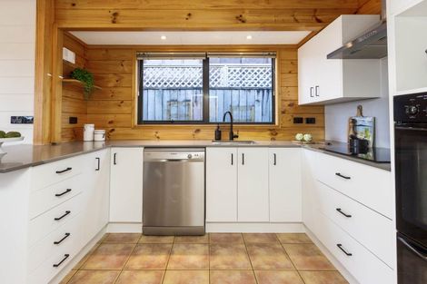 Photo of property in 3 Sunnyview Drive, Brown Owl, Upper Hutt, 5018