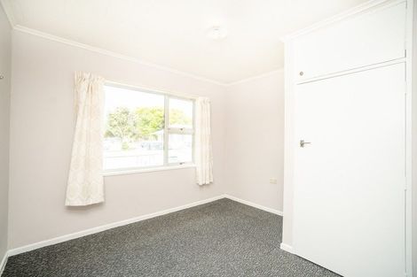 Photo of property in 3 Seddon Street, Takaro, Palmerston North, 4412