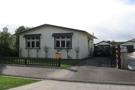 Photo of property in 60 Weston Avenue, Roslyn, Palmerston North, 4414