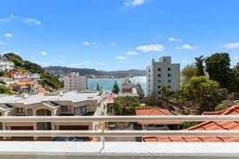 Photo of property in 210 Oriental Parade, Oriental Bay, Wellington, 6011