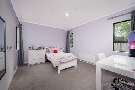 Photo of property in 19b Eske Place, Highland Park, Auckland, 2010