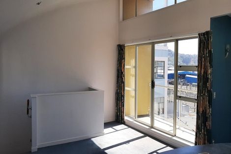 Photo of property in Endeavour Apartments, 15/125 Thorndon Quay, Pipitea, Wellington, 6011