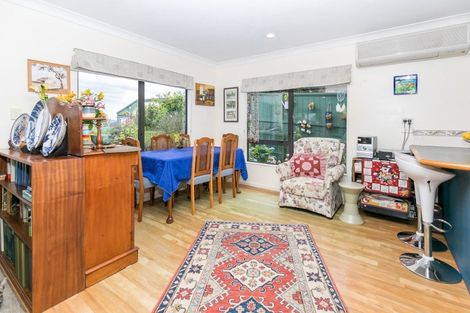 Photo of property in 24 Highgrove Drive, Grandview Heights, Hamilton, 3200