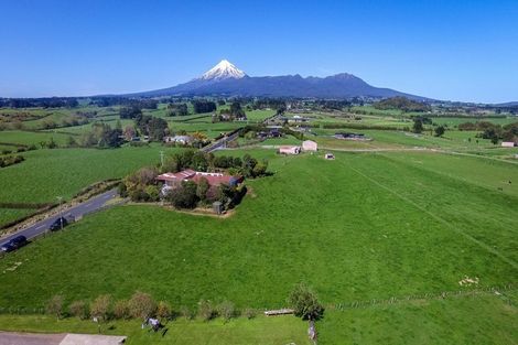 Photo of property in 1042 Carrington Road, Hurworth, New Plymouth, 4371