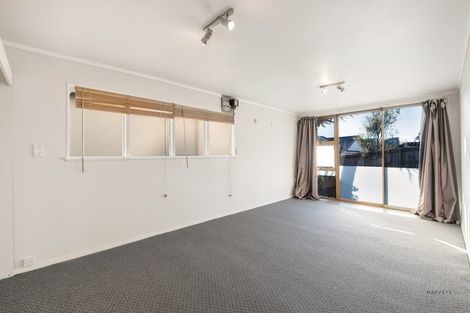 Photo of property in 32 Captain Scott Road, Glen Eden, Auckland, 0602