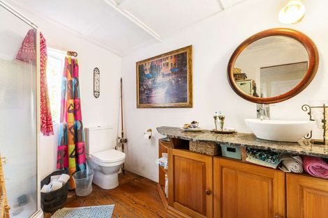 Photo of property in 731 Swanson Road, Swanson, Auckland, 0612