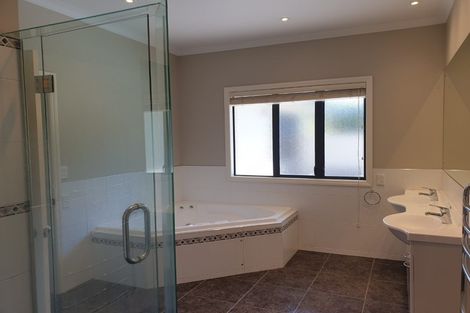 Photo of property in 38 Rochfort Road, Havelock North, 4130