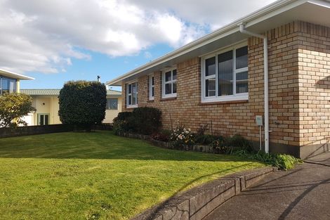Photo of property in 5 Hillcrest Street, Glen Avon, New Plymouth, 4312