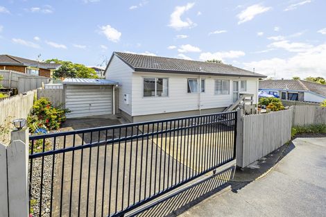 Photo of property in 1/25 Kopara Place, Clendon Park, Auckland, 2103