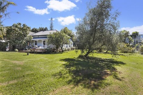 Photo of property in 9 Withers Road, Glen Eden, Auckland, 0602