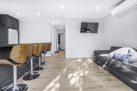 Photo of property in 67d Divich Avenue, Te Atatu South, Auckland, 0610