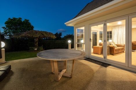 Photo of property in 6 Tupara Crescent, Kawaha Point, Rotorua, 3010