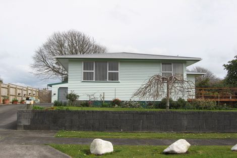Photo of property in 13 Puriri Street, Inglewood, 4330
