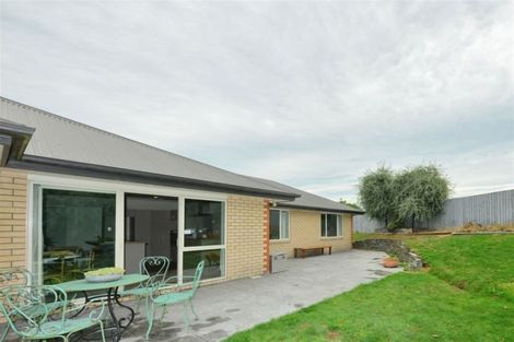 Photo of property in 5 Willowview Drive, Redwood, Christchurch, 8051