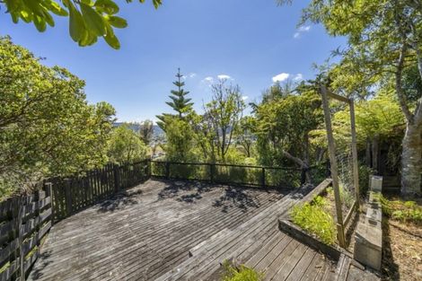 Photo of property in 16 Raynham Way, Silverstream, Upper Hutt, 5019