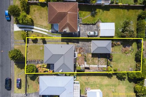 Photo of property in 18 Huruhuru Road, Massey, Auckland, 0614
