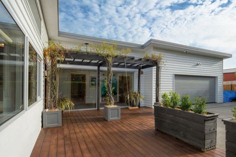 Photo of property in 24 Waimarama Street, Waikawa, Picton, 7220