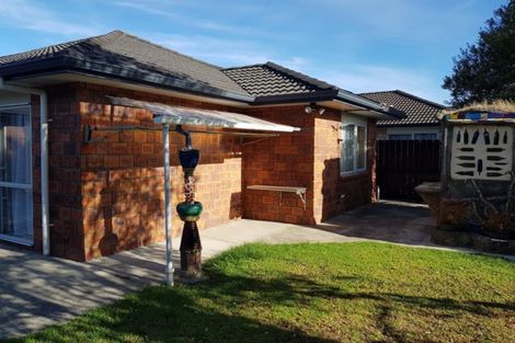 Photo of property in 8 Tiel Lane, Papakura, 2110