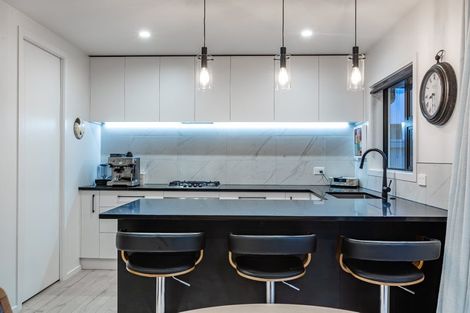 Photo of property in 41b Queen Charlotte Drive, Aotea, Porirua, 5024