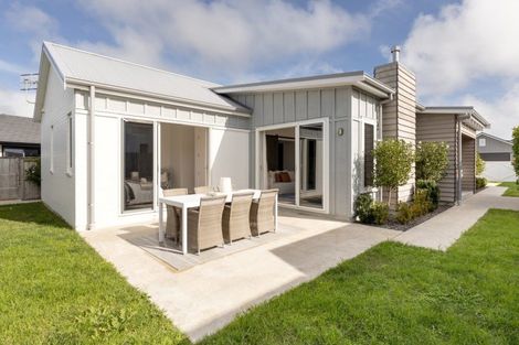 Photo of property in 4 Ascarina Way, Papamoa Beach, Papamoa, 3118