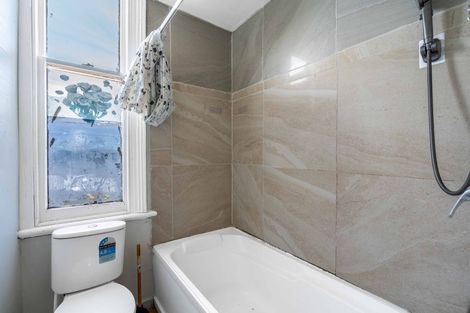 Photo of property in 18 Mary Street, Gore, 9710