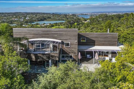 Photo of property in 32 Te Araroa Drive, Paremoremo, Auckland, 0632