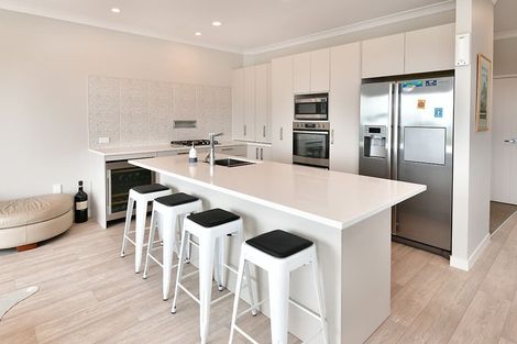 Photo of property in 51 The Ritz, Orewa, 0931