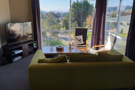 Photo of property in 15 Loasby Crescent, Newlands, Wellington, 6037