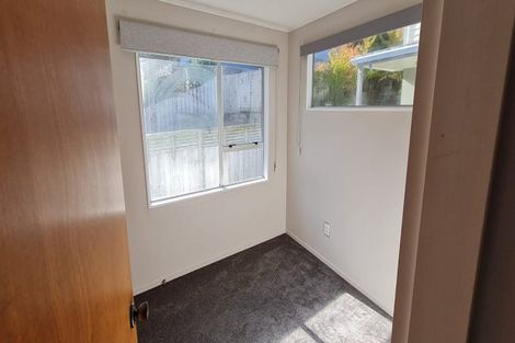 Photo of property in 60 Percy Dyett Drive, Karori, Wellington, 6012