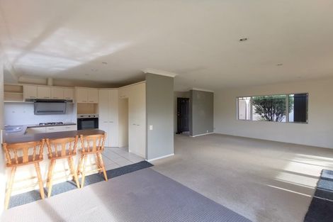 Photo of property in 14 Checkerberry Court, Henderson, Auckland, 0612