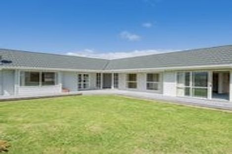 Photo of property in 5 Adrian Grove, Waikanae Beach, Waikanae, 5036