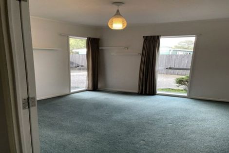 Photo of property in 106 Sturges Road, Henderson, Auckland, 0612