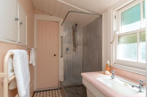 Photo of property in 14 Cameron Road, Bluff Hill, Napier, 4110