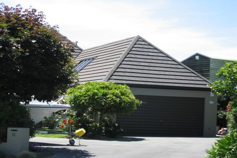 Photo of property in 11 Brockhall Lane Avonhead Christchurch City