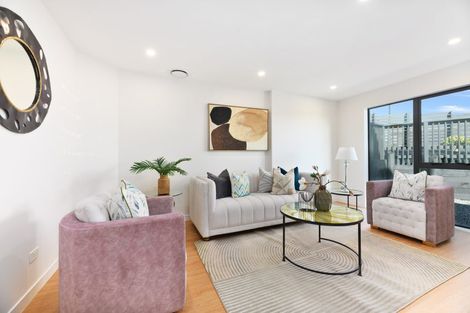 Photo of property in 5 Eric Gifford Drive, Ranui, Auckland, 0612