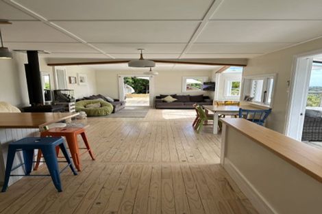 Photo of property in 8 Pendrell Road, Piha, New Lynn, 0772