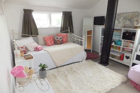 Photo of property in 211 Avonhead Road, Avonhead, Christchurch, 8042