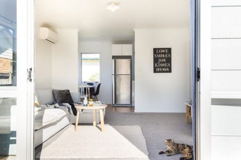 Photo of property in 38b Moore Street, Leamington, Cambridge, 3432