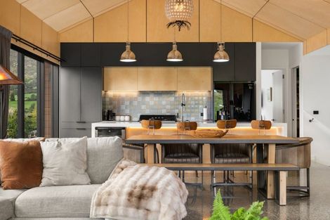 Photo of property in 37 Pendeen Crescent, Jacks Point, Queenstown, 9371