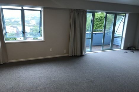 Photo of property in 2/93a Kelburn Parade, Kelburn, Wellington, 6012