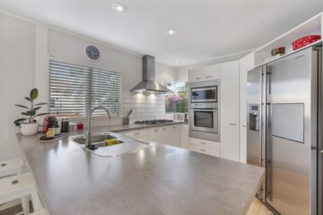 Photo of property in 12 Cashel Place, Torbay, Auckland, 0630