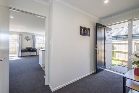 Photo of property in 10 Tapuhikura Street, Waikanae, 5036